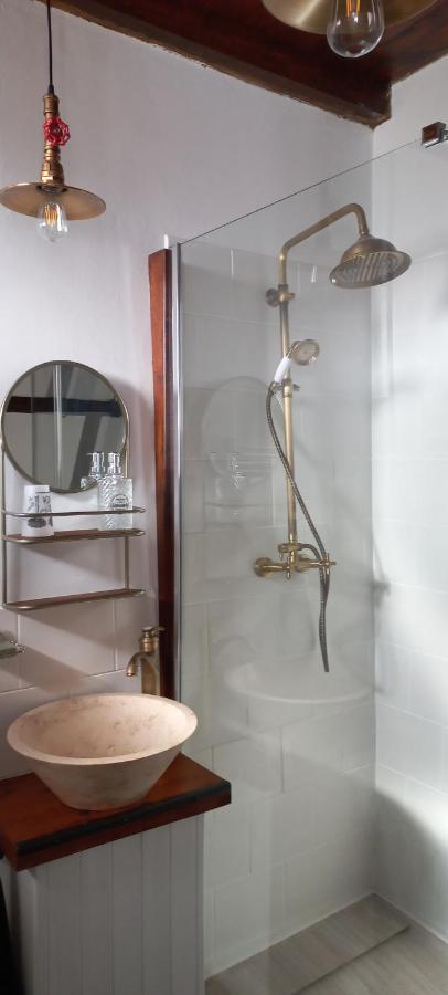 La Genete Tranquil Cottage, One Bedroom House מראה חיצוני תמונה